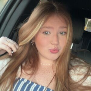 Meet your Posher, Halie